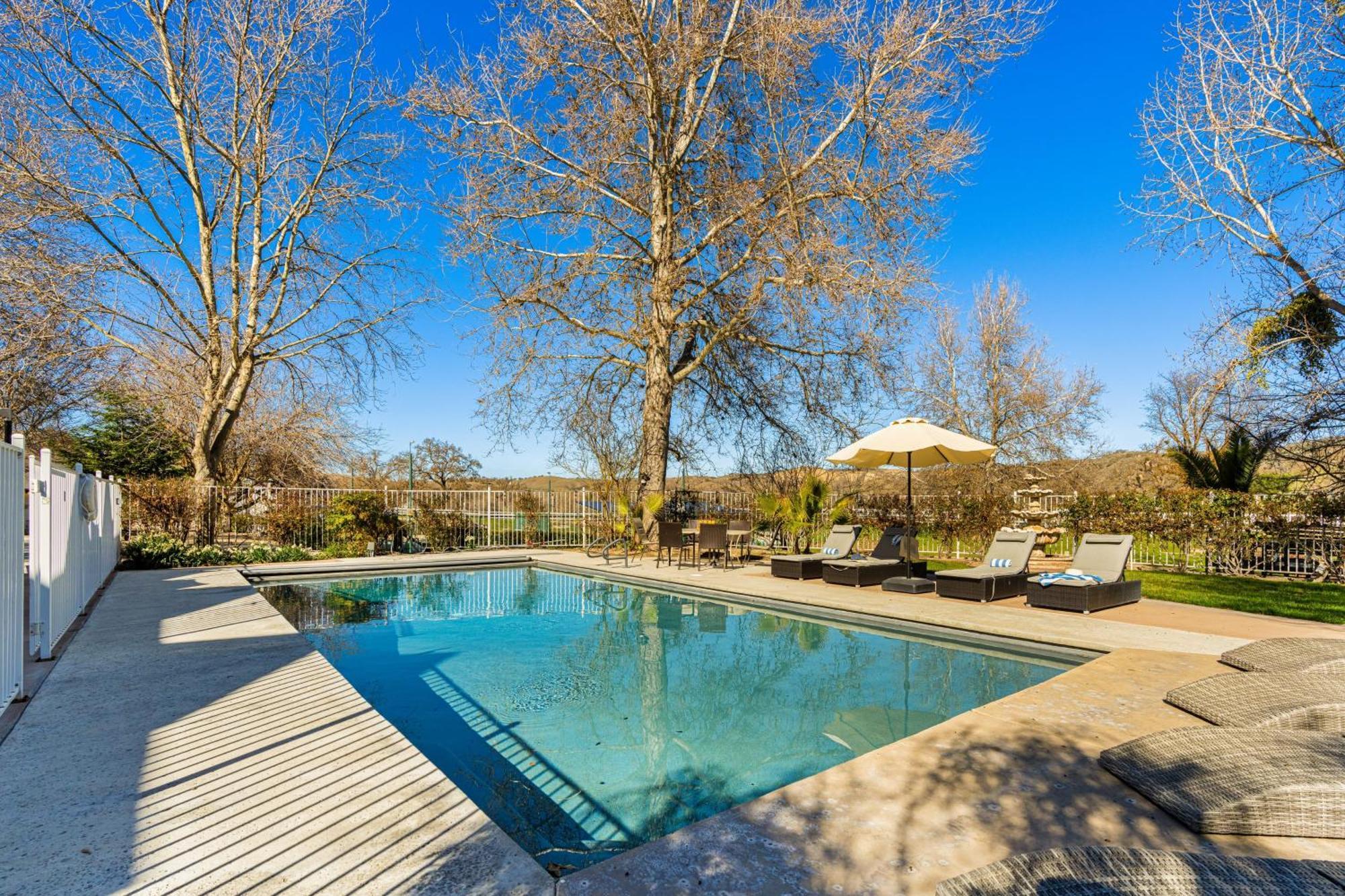 Victorian Manor In Paso Robles Wine Country Pool Hot Tub Firepit Tennis Court Sleeps 28 المظهر الخارجي الصورة