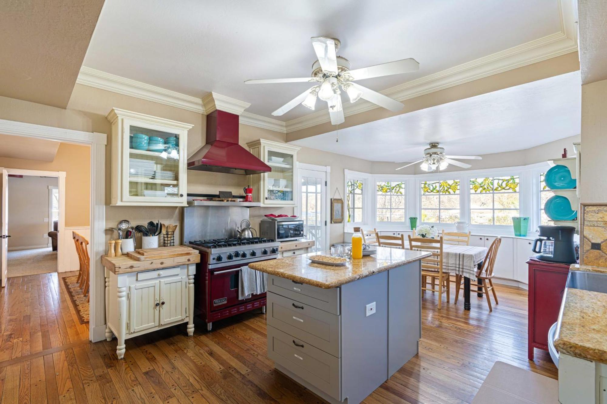 Victorian Manor In Paso Robles Wine Country Pool Hot Tub Firepit Tennis Court Sleeps 28 المظهر الخارجي الصورة